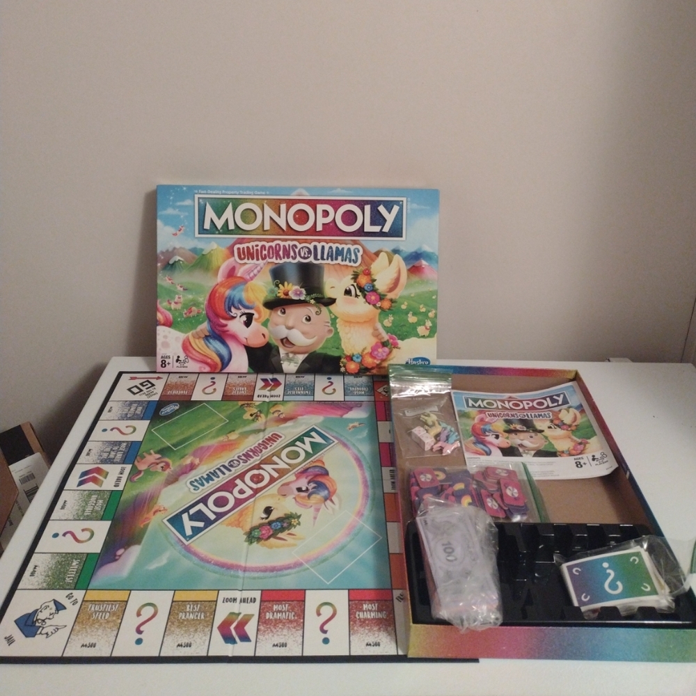 Hasbro Monopoly Unicorns vs Llamas